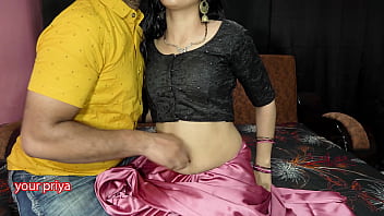 माँ ने अपने जवान बेटे की लंड चूसकर अपनी गीली चूत की भूख मिटाई