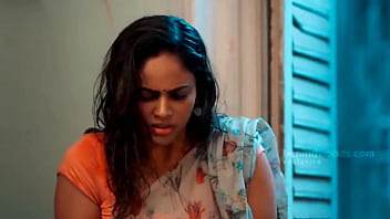 Sultry South Indian Siren Swetha’s Seductive Moves