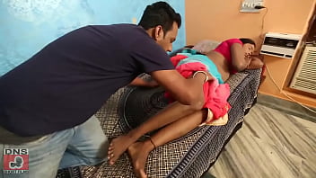 गांव की गर्म नौकरानी और उसके मालिक की रात भर की मौज मस्ती