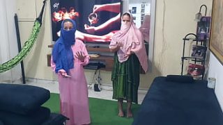 Depois Da Massagem Tântrica, A Filha Desi Virgem Fica Pronta Para Ser Devorada