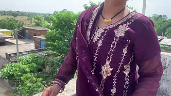 Desi Bhojpuri Bhabhi Ne Apne Rasile Jism Aur Geeli Chut Ka Maza Chakhaya, Garam Hindi Mein Moan Karte Hue