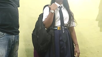 गांव की मासूम पढ़ाकू लड़की का होमवर्क ना करने पर टीचर ने उसकी कोमल देह का जबरदस्ती मजा लिया (साफ आवाज में)