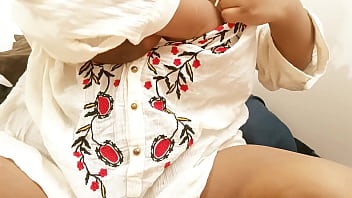 Voluptuous Indian Auntie With Massive, Irresistible Tits