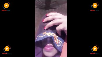 Desi Bhabhi’s Steamy Live Performance With Crystal-clear Hindi Moans In High-definition
