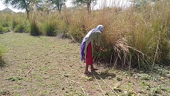 साली तू तो रांड बनने चली है… सुन, तेरी सुहागरात की गंदी तस्वीरें हमारे पास हैं, उस रात हमने तुझे चोदा था देसी टॉप टेन