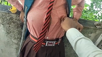 Desi Village Teen Schoolgirl Gets Wild In Outdoor Mms, Indian Beauty’s Raw Sex Video