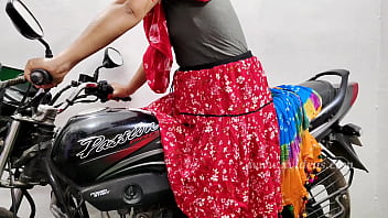 Sultry Indian Beauty Gets Railed Raw In A Public Tryst With Her Secret Lover
