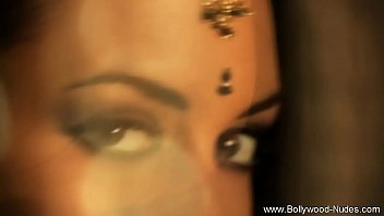 Sensual And Voluptuous Indian Milf