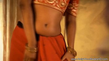 Peel And Tempt: An Indian Vixen’s Seductive Dance