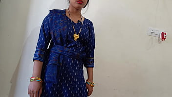 Desi Gaon Ki Garm Maal Naukrani Ki Chudai Doggy Style Mein Hindi Mein
