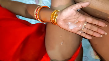 देसी एक्सएक्सएक्स की ताज़ा हार्ड एनल से हिंदी में पहली बार डालकर धीरे-धीरे गाड़ में पेल दिया
