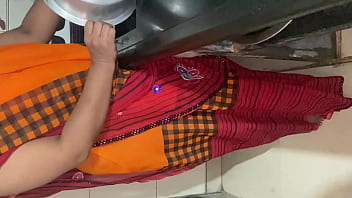 Bhabhi Ko Devar Ne Kitchen Se Bedroom Mein Ghaseet Kar Chod Diya, Viral Hindi Sex Mms Hindi Voice