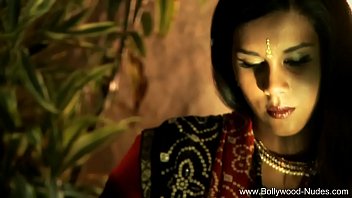 Enchanting Indian Temptress Exudes Raw, Pure Seduction