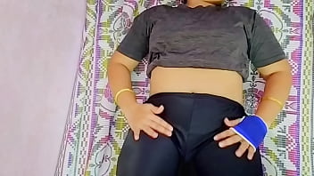बिहारी पड़ोसन की गर्म चुदाई का मजा लिया