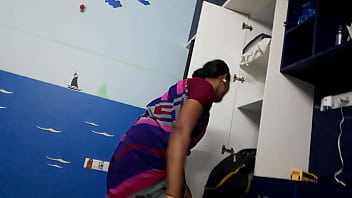 Sultry Indian Housekeeper With A Tempting Offer