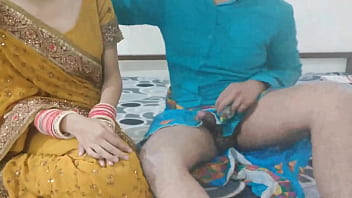 He Seduced His Daughter-in-law Into Bed – Hindi
