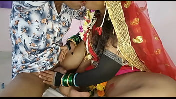 नवविवाहित देसी दुल्हन की गर्म और सेक्सी सुहागरात की रात