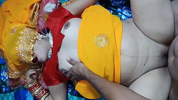 ससुर के कमरे में बहू की अचानक घुसपैठ, गर्माहट भरी हिंदी आवाज में सुनाई देने लगी उनकी कामुक कहानी