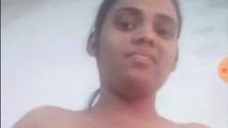 Desi Babe Strips Live On Cam