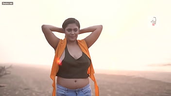 Sizzling Desi Babe’s Sensual Photoshoot