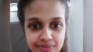 Kottayam Beauty Bares It All In A Sultry Selfie