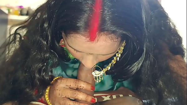 Desi Sasur Ki Bahu Ke Saath Pehli Raat, Gandi Baatein Karte Hue Zor Zor Se Chod Raha Hai