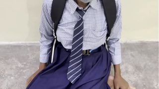 Desi Village Schoolgirl’s Secret Tryst With Her Boyfriend