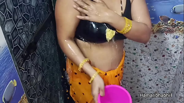 Sultry Desi Bhabhi Sheds Her Wet Saree In A Steamy Bath
