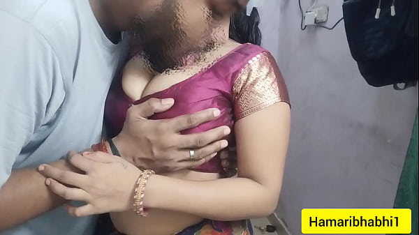 Sultry Saree Seduction: A Desi Babe’s Intimate Encounter
