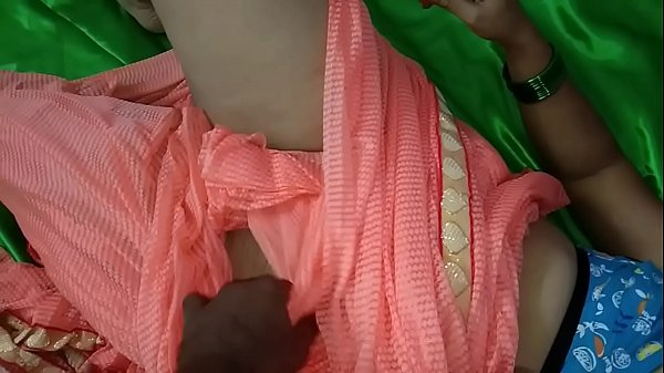 देहाती सुंदरी का उत्तेजक संभोग