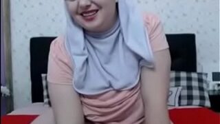 Sultry Bangladeshi Milf Pleasures Herself Live On Cam