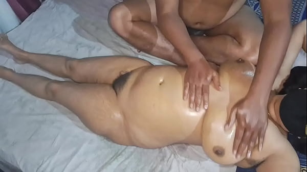 Desi Indian Hot Bhabhi’s Full Nude, Sensual Massage That’ll Make You Moan