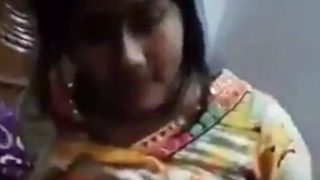 Bangladeshi Beauty Flashes Full Nude Video