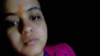 Bhojpuri’s Hottest Babe Sliding Her Mehandi-stained Fingers Deep Inside, Leaked Mms