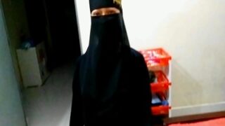 Slutty Hijabi Babe Gets Drilled Hard By Her Lover In A Hot Pakistani Fuck Session