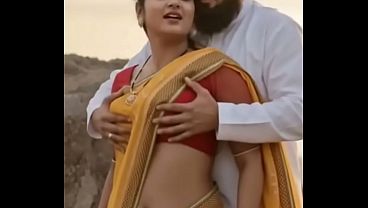Desi Bhabhi Ki Saree Mein Dabaye Gaye Boobs, Pyaar Aur Chahat Ki Raat